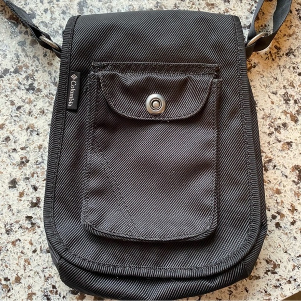 COLUMBIA Black Crossbody Travel Bag‎